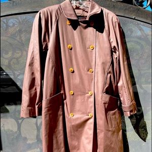 London fog women’s trench coat !